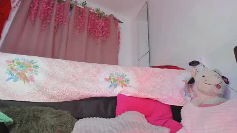 Snapshot of msschloee chatting on 10.06.25 Chloe new account online show from 10.06.25