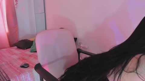 Snapshot of msschloee chatting on 10.26.25 Chloe new account online show from 10.26.25