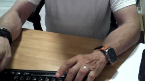 Snapshot of mtwpaul chatting on 06.22.26 mtwpaul online show from 06.22.26