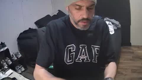 Muffdiver online show from 02.21.26