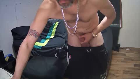 Muffdiver online show from 04.12.26