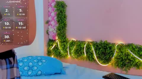 Snapshot of mulan_queen chatting on 03.06.25 Mulan online show from 03.06.25