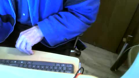 Snapshot of muller520 chatting on 09.24.25 muller520 online show from 09.24.25