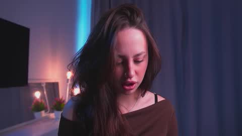 Kira online show from 09.15.25