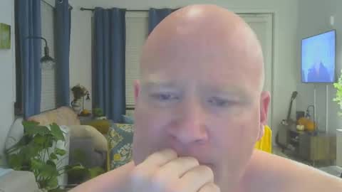 Snapshot of multipopper chatting on 10.27.25 multipopper online show from 10.27.25