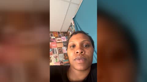 Snapshot of mumnxdor chatting on 12.16.25 mumnxdor online show from 12.16.25