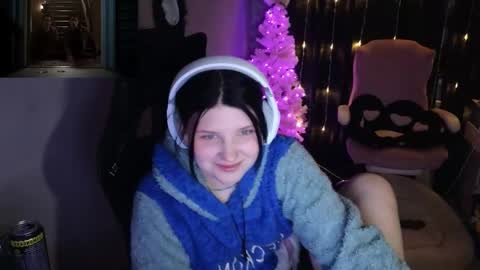 Snapshot of mura_muur chatting on 12.11.24 Milana online show from 12.11.24