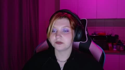 Snapshot of mura_muur chatting on 05.25.26 Milana online show from 05.25.26
