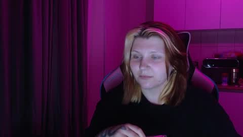 Snapshot of mura_muur chatting on 05.31.26 Milana online show from 05.31.26