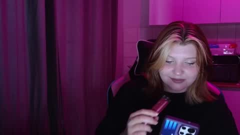 Snapshot of mura_muur chatting on 06.01.26 Milana online show from 06.01.26