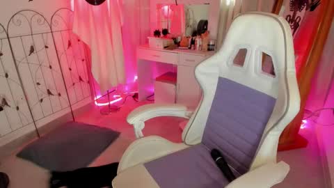 Snapshot of murat_taurus chatting on 10.20.25 Murat online show from 10.20.25