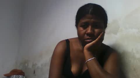 Snapshot of murielleee chatting on 05.13.26 murielleee online show from 05.13.26