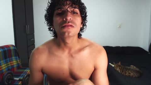 Snapshot of muscle_man1 chatting on 02.06.25 Mike online show from 02.06.25