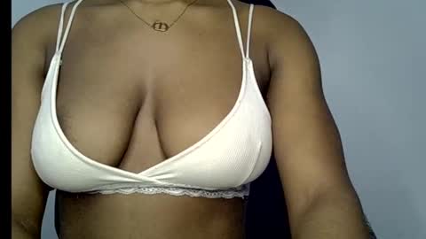 Snapshot of muscle_queen0 chatting on 01.18.26 muscle_queen0 online show from 01.18.26