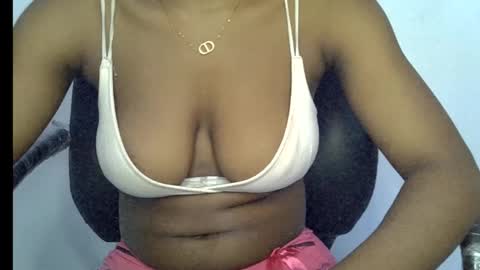 Snapshot of muscle_queen0 chatting on 01.19.26 muscle_queen0 online show from 01.19.26