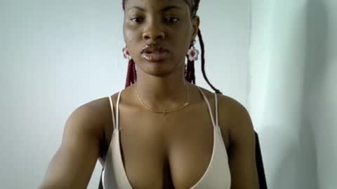 Snapshot of muscle_queen0 chatting on 02.12.26 muscle_queen0 online show from 02.12.26