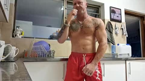 Snapshot of muscledaddy69s chatting on 04.06.26 muscledaddy69s online show from 04.06.26