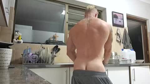 Snapshot of muscledaddy69s chatting on 05.27.26 muscledaddy69s online show from 05.27.26