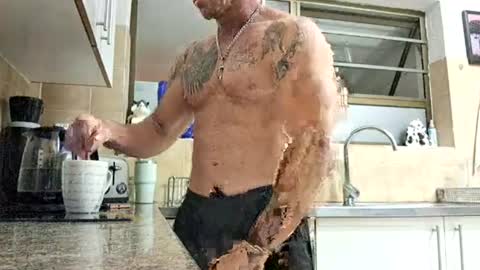 Snapshot of muscledaddy69s chatting on 07.08.26 muscledaddy69s online show from 07.08.26