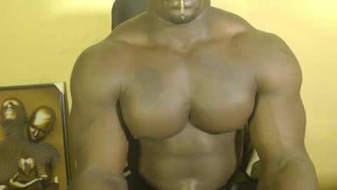 musclegod23 online show from 03.10.25