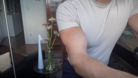 Snapshot of musclehair3 chatting on 09.23.25 musclehair3 online show from 09.23.25