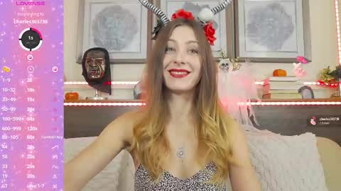 Luna  online show from 10.19.25