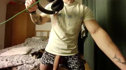 Snapshot of muslejoker chatting on 11.11.25 musle joker online show from 11.11.25