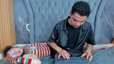 muss_shadw_couple online show from 03.26.26