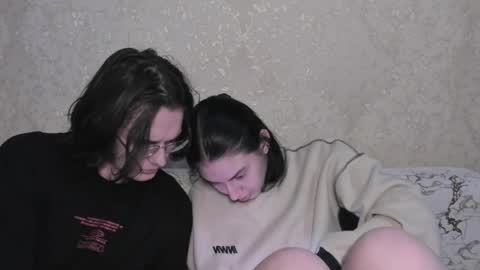 Snapshot of muuur_love chatting on 05.05.26 cute couple online show from 05.05.26