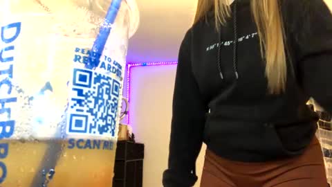Snapshot of mxrissaof3 chatting on 12.28.24 mxrissaof3 online show from 12.28.24