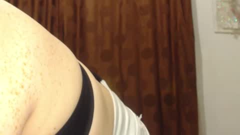 Snapshot of my_kind_of_love chatting on 11.22.25 sara i know you love me xoxox online show from 11.22.25