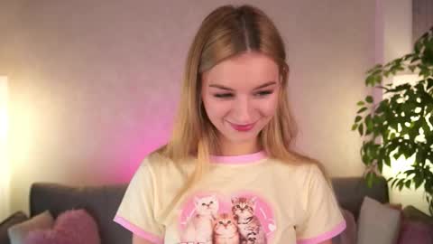 Snapshot of my_little_pollly chatting on 10.14.25 Polly online show from 10.14.25