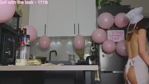 Snapshot of my_parisss chatting on 02.14.25  PARIS   online show from 02.14.25