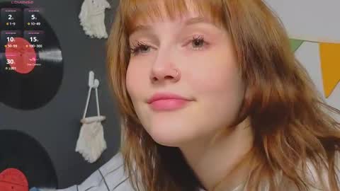 Snapshot of my_parisss chatting on 02.15.25  PARIS   online show from 02.15.25