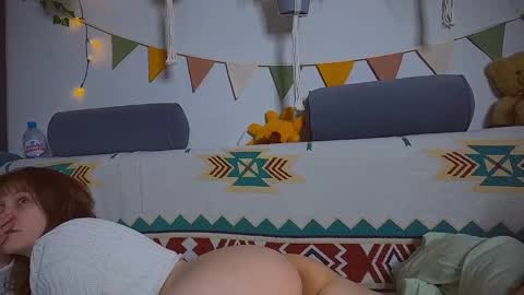 Snapshot of my_parisss chatting on 02.24.25  PARIS   online show from 02.24.25