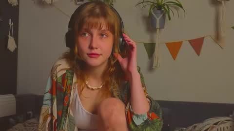 Snapshot of my_parisss chatting on 09.23.25  PARIS   online show from 09.23.25