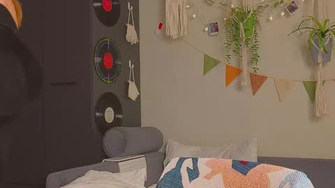 Snapshot of my_parisss chatting on 09.29.25  PARIS   online show from 09.29.25