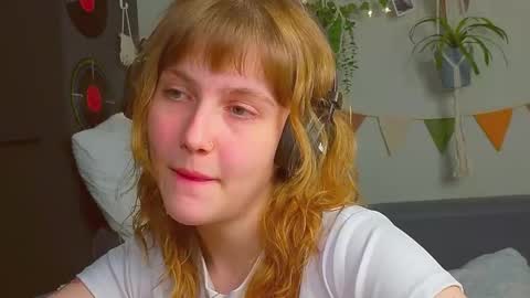 Snapshot of my_parisss chatting on 10.28.25  PARIS   online show from 10.28.25