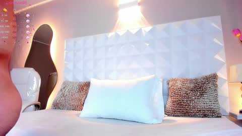 Mariana Evans online show from 02.08.25