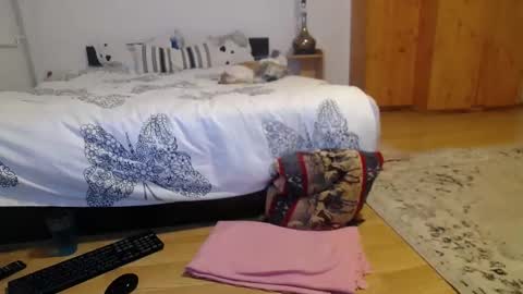 Snapshot of mya_kane chatting on 12.17.24 Mia kane online show from 12.17.24