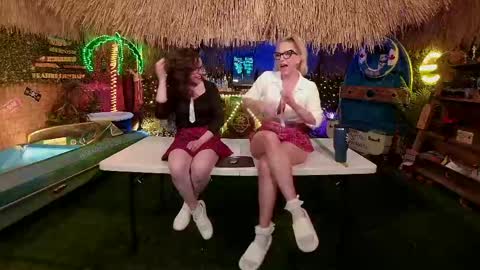 Snapshot of mya_milfshake chatting on 05.08.26 Mya online show from 05.08.26