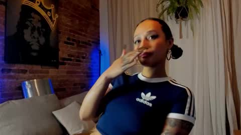 Lola online show from 11.24.25