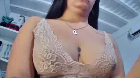 Snapshot of myhoney_hot chatting on 01.14.25 myhoney_hot online show from 01.14.25