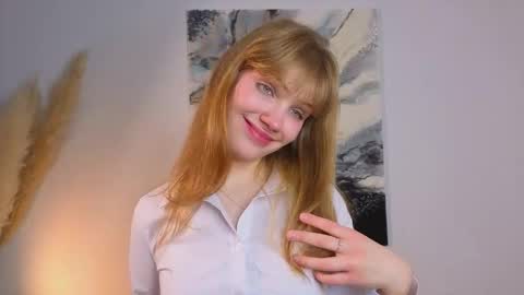 Snapshot of myismira chatting on 10.18.25 Mira online show from 10.18.25
