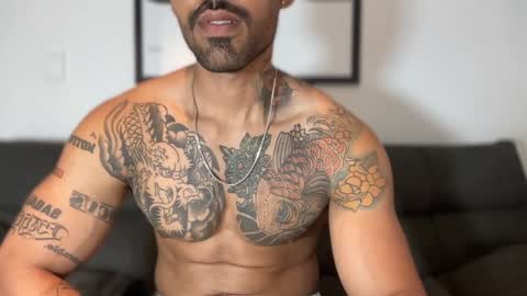 Snapshot of myke_esthetic chatting on 01.11.25 Myke esthetic online show from 01.11.25