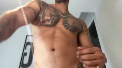 Snapshot of myke_esthetic chatting on 02.04.25 Myke esthetic online show from 02.04.25