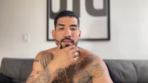 Snapshot of myke_esthetic chatting on 02.27.25 Myke esthetic online show from 02.27.25