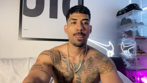 Snapshot of myke_esthetic chatting on 09.21.25 Myke esthetic online show from 09.21.25