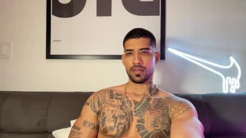 Snapshot of myke_esthetic chatting on 09.29.25 Myke esthetic online show from 09.29.25