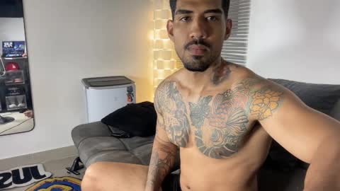 Snapshot of myke_esthetic chatting on 12.16.25 Myke esthetic online show from 12.16.25